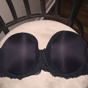 Ladies strapless bra